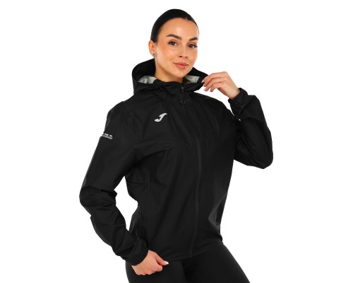 Ветровка спортивная женская Joma R-CITY ICONIC 901528-100 S-L черный Черный Ветровка спортивная женская Joma R-CITY ICONIC 901528-100 S-L черный Черный