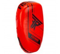 Тай-пэд ударный для Муай Тай изогнутый с ремнями и ручкой кожа 1шт FISTRAGE VL-4312 (р-р 34x19x7см, цвета в ассортименте)